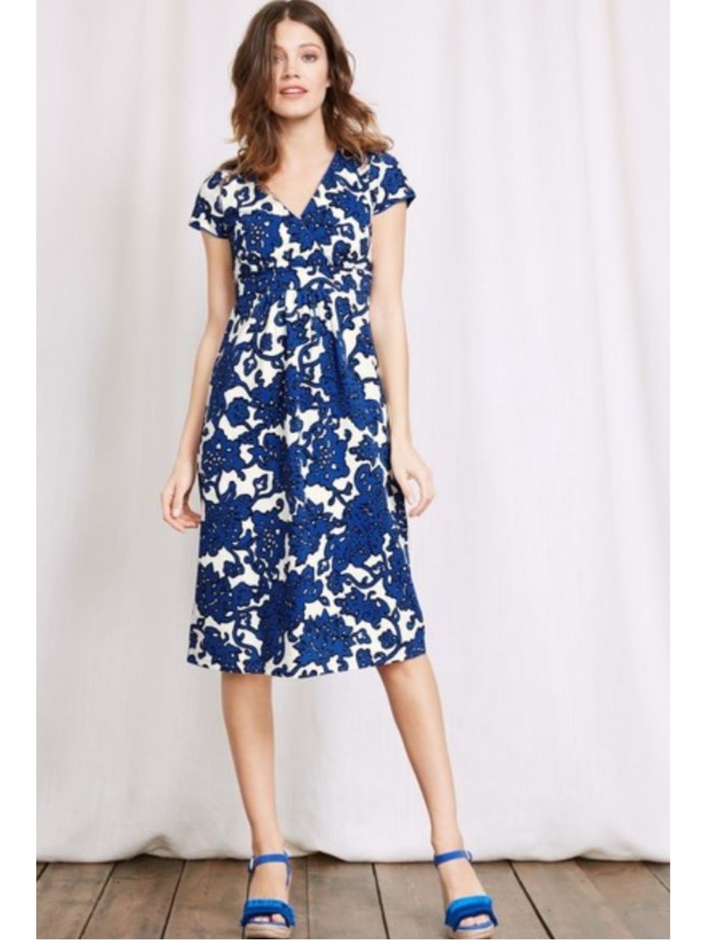 Boden Blue Floral Casual Jersey Dress in Island Sapphire Vine. Womens’s Size 6”